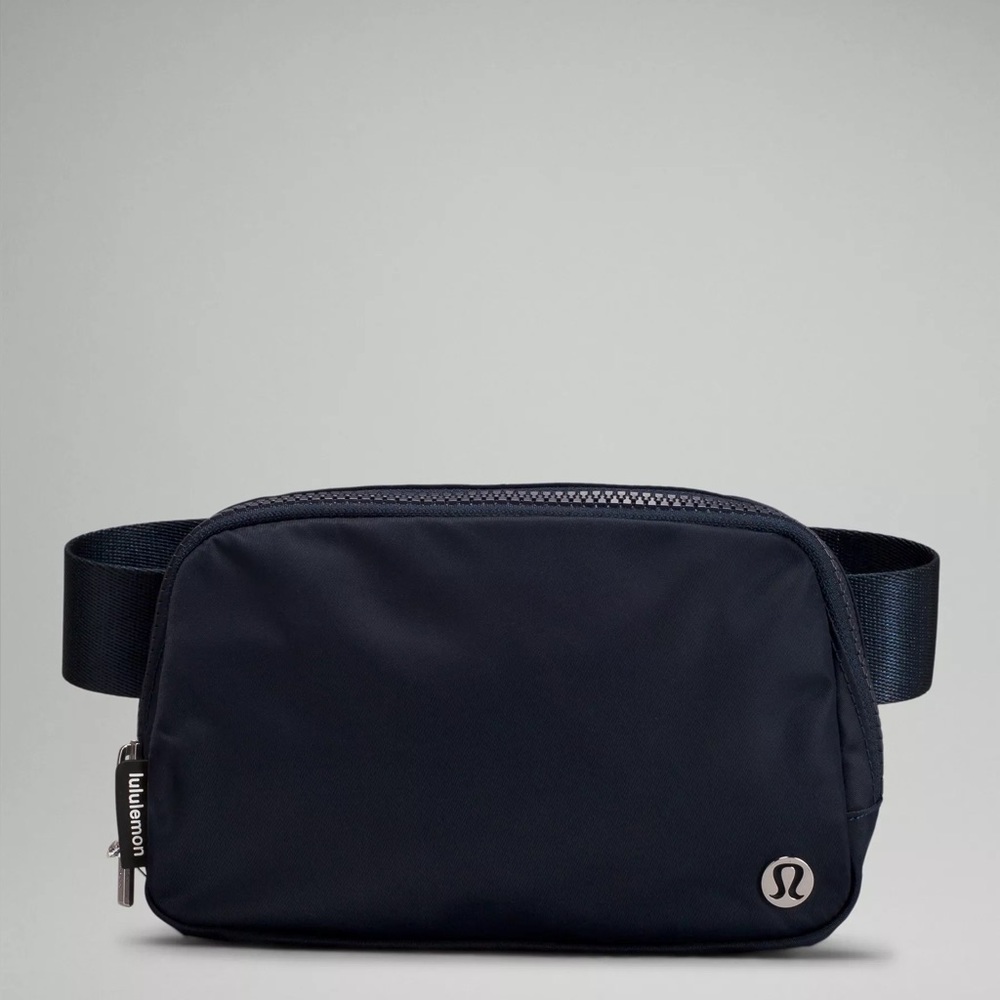 Lululemon bag